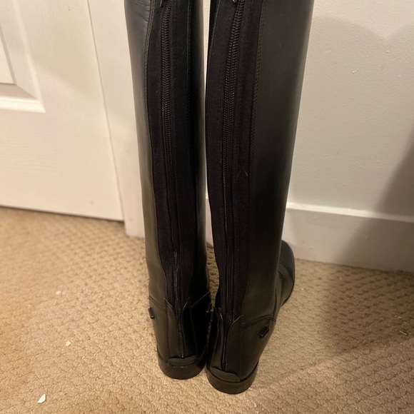 Size 9, XW, calf tall boots. - Picture 6 of 6